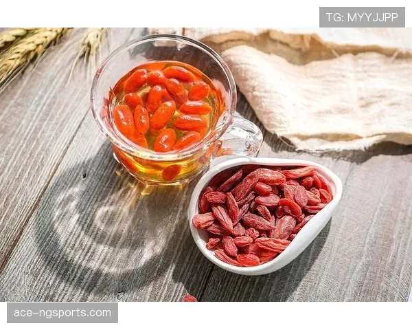 魏秋月退役后这生活也太松弛了吧，训练馆泡枸杞茶？